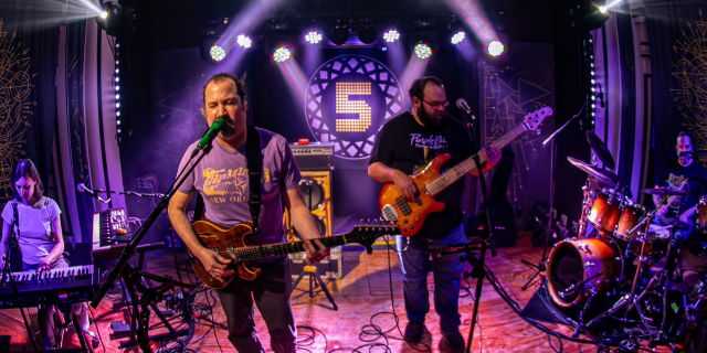 Runaway Gin - A Tribute to Phish w/ DJ Logic featuring An All-Improv Superjam promotional image