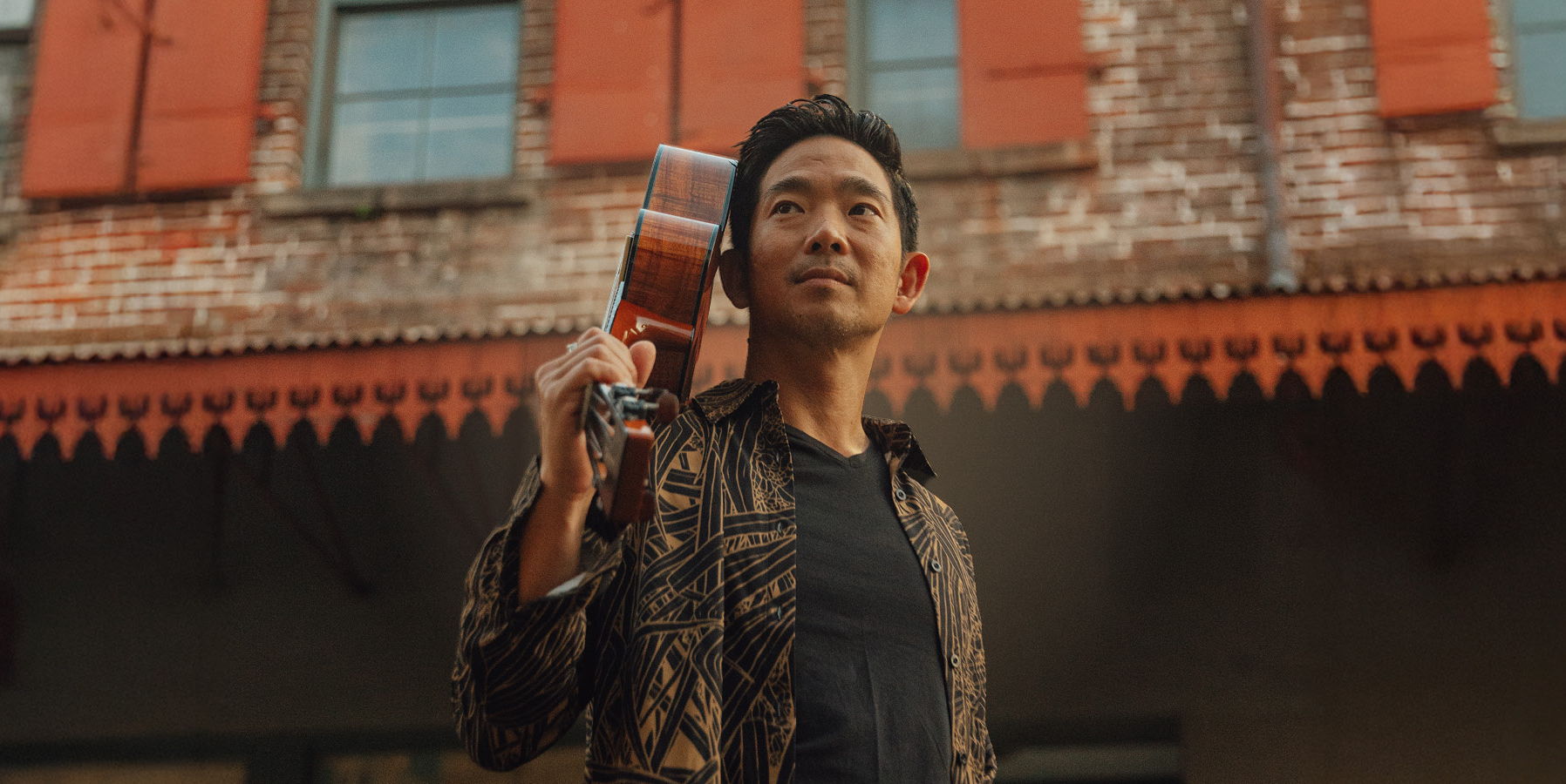 Jake Shimabukuro promotional image