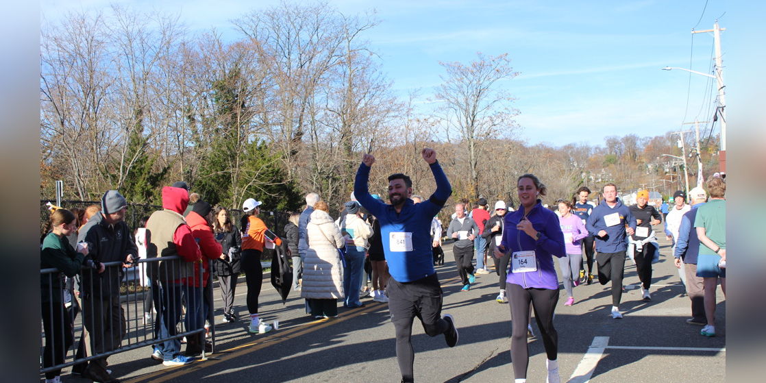 Townwide Fund of Huntington Thanks4Giving 4 Miler promotional image
