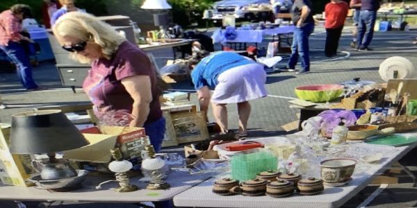 Neavitt Flea Market promotional image