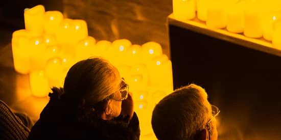 Candlelight: Neo-Soul Favorites ft. Songs by Prince, Childish Gambino, & More promotional image
