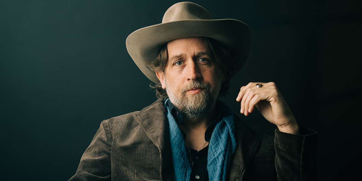 Hayes Carll promotional image