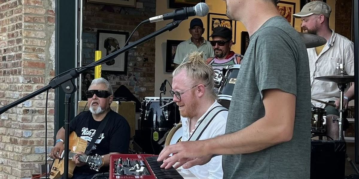 Los Chechos at the Madison Taproom! promotional image