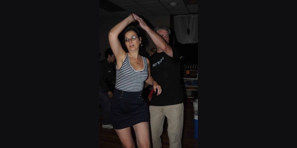 4-wk BEGINNER SWING: Intro to 6-count Triple Step MARLBORO promotional image