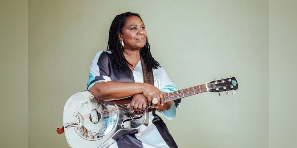 Ruthie Foster promotional image